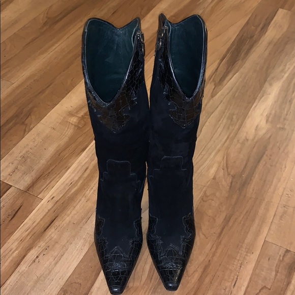 Donald J Pliner Vane Suede and Leather Embossed - Picture 2 of 7